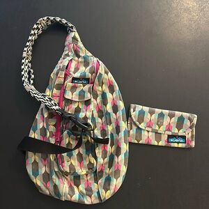 KAVU sling bag purse with matching wallet Excellent Pre-owned condition!